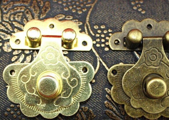 Antique padlock  hasp lock metal flower box clasp buckle box hinge clasp dark button