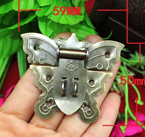 Antique tin trunk buckle  butterfly equipped with a small lock box gift decorative buckle