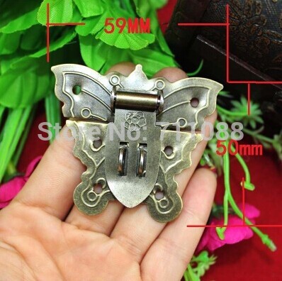 Antique tin trunk buckle butterfly equipped with a small lock box gift decorative buckle