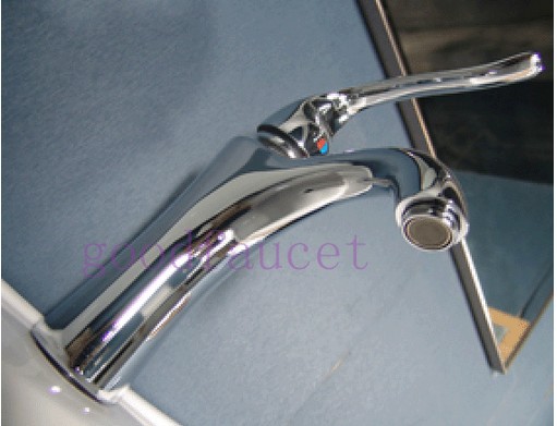 NEW Wholesale / retail Promotion New Bathroom Basin Faucet Single Hangdle Mixer Tap Deck Mounted Tap In Chrome