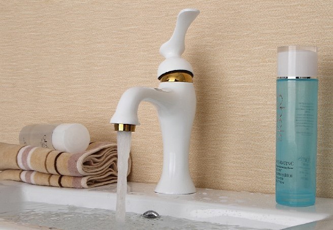 Wholesale And Retail Promotion   NEW Elegant Bathroom Basin Faucet Single Handle Bathroom White Sink Mixer Tap