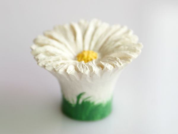 White Chrysanthemum Simple Style Resin Cabinet Cupboard Drawer Knob Door Pulls Handle MBS040-6