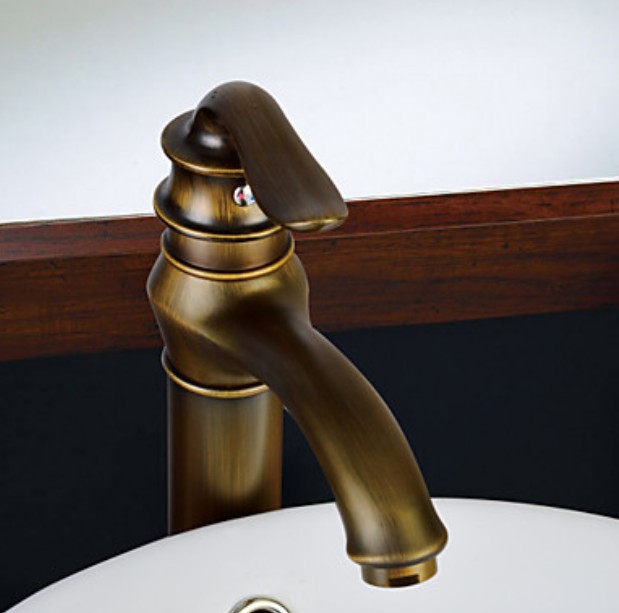 Wholesale And Retail Promotion New Antique Brass Single Handle Bathroom Sink Faucet Deck Mounted Mixer Tap