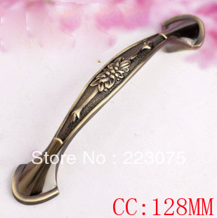 - CC:128MM w screw Zinc alloy European luxury Antique drawer cabinets pull handle door knobs 10pcs/lot