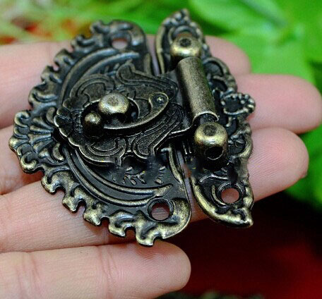 Antique alloy lock box heart-shaped buckle trumpet wooden hasp lock box clasp