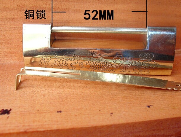 Antique brass lock hand-carved bronze cross open padlock lock spacing 5.2CM fish lock