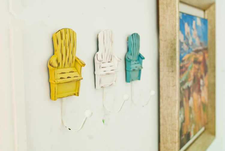 Fashion colored drawing Mediterranean sea style resin chair coat key robe hooks wall hanging home decoration coat hooks