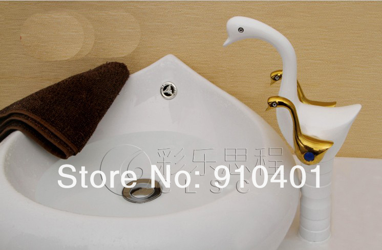 Wholesale And Retail Promotion Deck Mounted White Painting Bathroom Swan Bain Faucet Dual Golden Handles Mixer